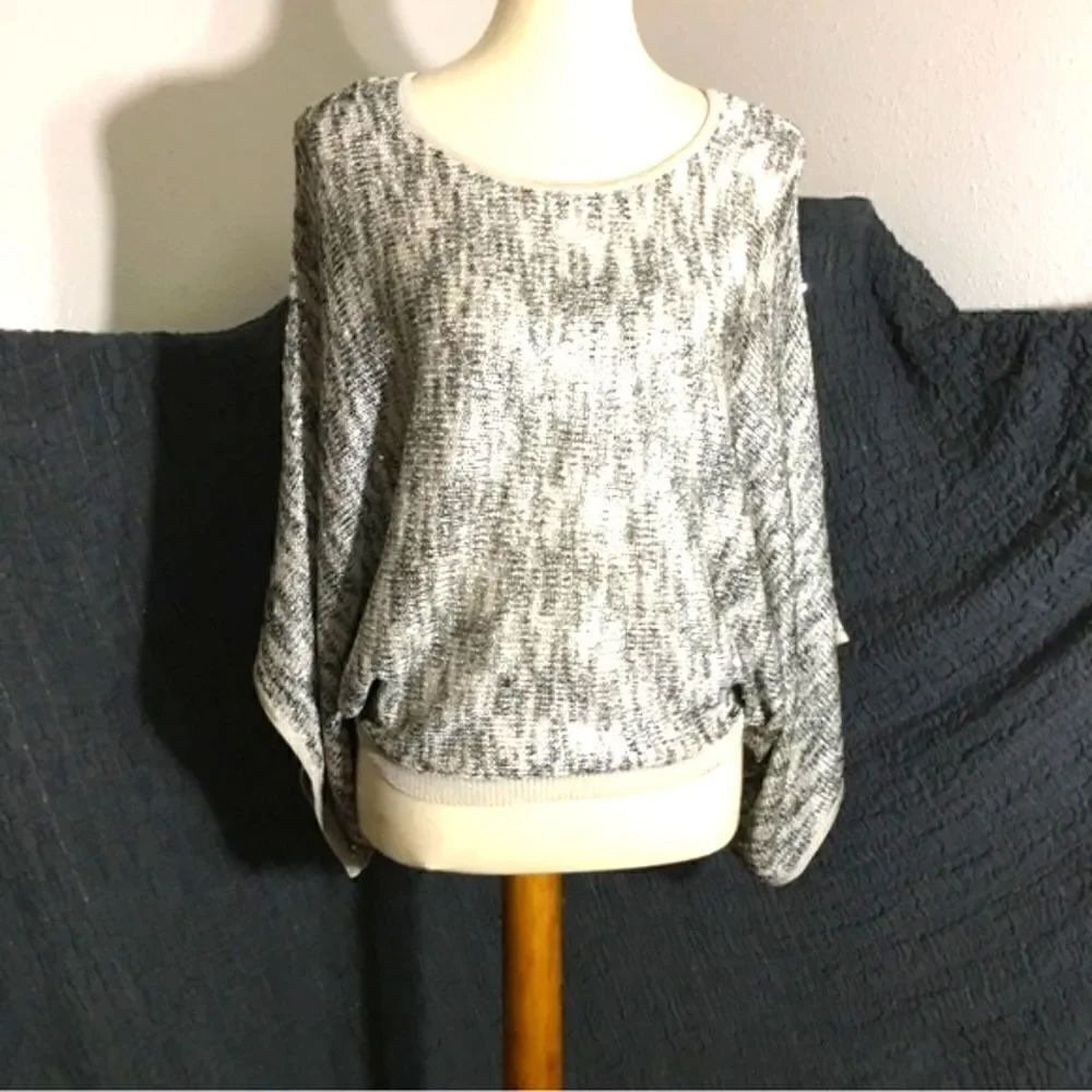 Karen Kane NWT Dolman Sleeve Gray Brushed Metal Sequin Sweater Top Size M